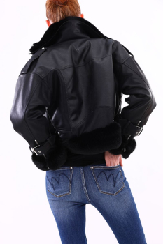 MET chaqueta en ecopiel color negro, de talle  perfecto y con pelo - 4