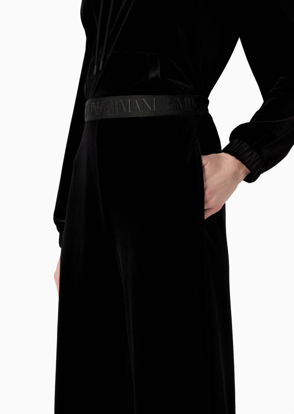 EMPORIO ARMANI pantalón terciopelo color negro