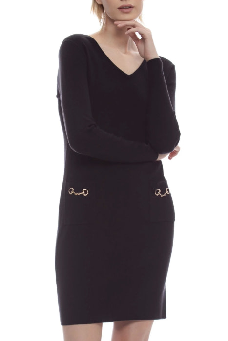 KOCCA vestido negro con escote pico y bolsillos  con aplicación metálica - 2