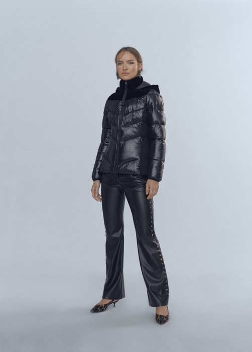 LOLA CASADEMUNT chaqueta acolchada combinada con  terciopelo color negro - 1