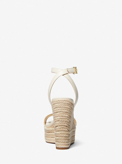 MICHAEL KORS sandalia color vainilla con topolino y logotipo - 2