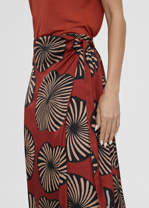 LOLA CASADEMUNT falda en satén con   estampado rojo y negro - 2
