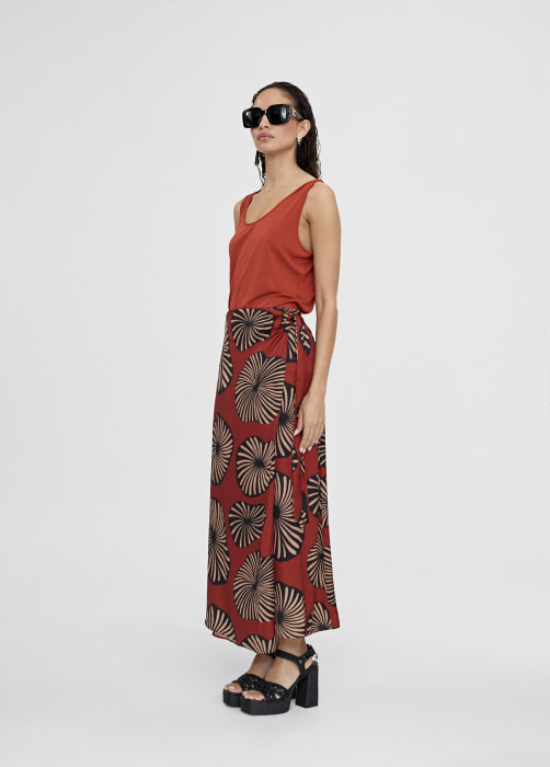 LOLA CASADEMUNT falda en satén con   estampado rojo y negro - 4