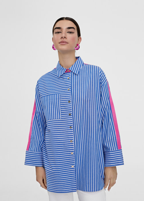 LOLA CASADEMUNT camisa larga con rayas azul y  blanco con logo en la espalda - 1