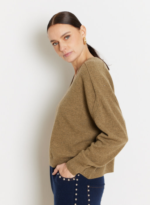 NOTSHY jersey escote pico color verde caqui - 4