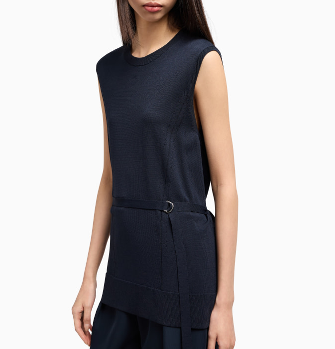 ARMANI EXCHANGE top s/m color azul marino con  cinturón