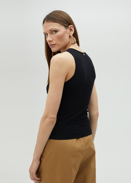 LOLA CASADEMUNT by Maite top negro con escote V en oro - 3