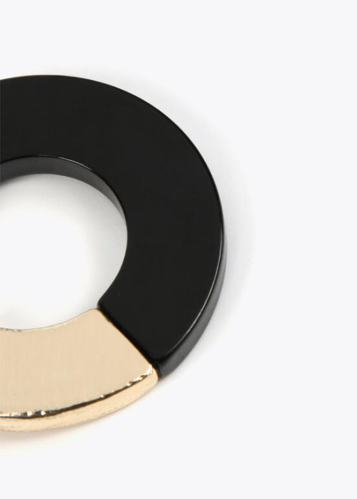 LOLA CASADEMUNT pendiente aro doble material oro y negro - 4