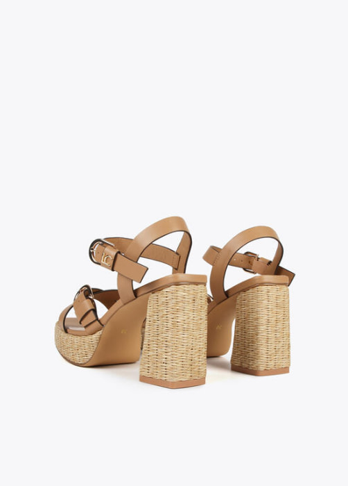 LOLA CASADEMUNTsandalia color camel con suela de  rafia - 3