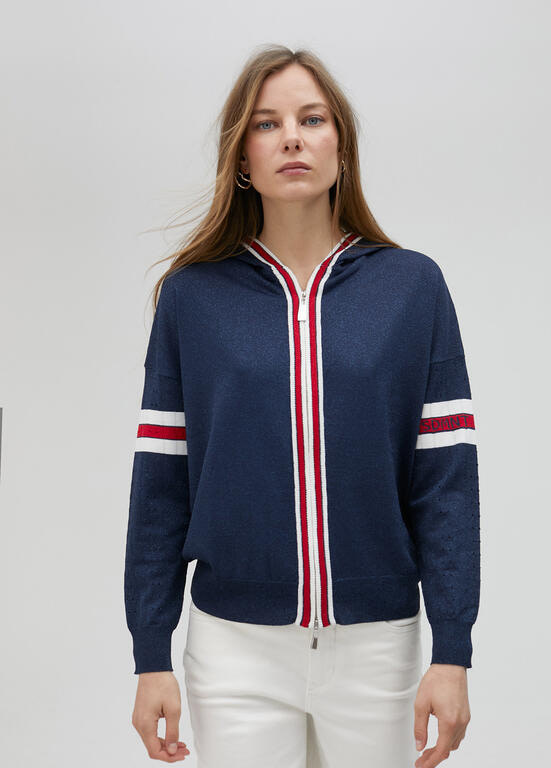 LOLA CASADEMUNT chaqueta con capucha azul con  franjas rojo y blanco