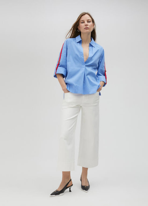 LOLA CASADEMUNT camisa azul con franja en rojo - 5