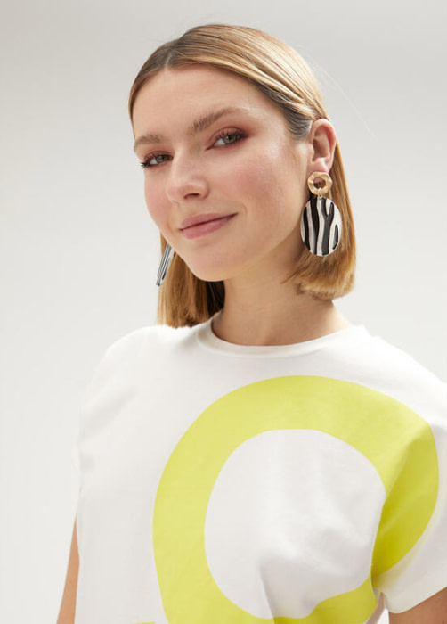 LOLA CASADEMUNT camiseta m/c blanca y amarillo  "LOVE" - 2