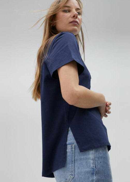 LOLA CASADEMUNT camiseta m/c azul marino"1981" - 4