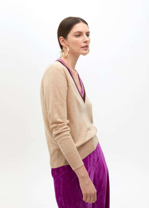 LOLA CASADEMUNT by Maite jersey escote pico  camel con vivos en morado - 2