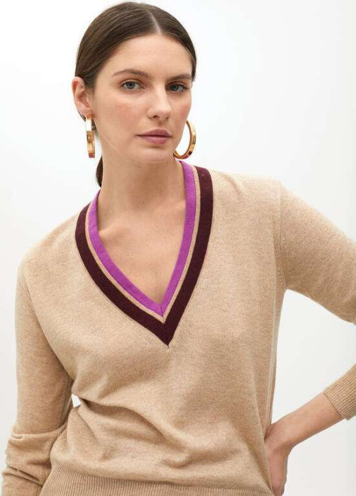 LOLA CASADEMUNT by Maite jersey escote pico  camel con vivos en morado - 3
