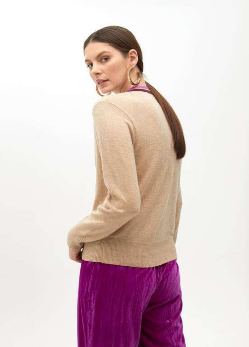LOLA CASADEMUNT by Maite jersey escote pico  camel con vivos en morado - 5