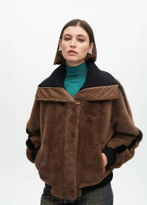 LOLA CASADEMUNT cazadora de pelo combinada marrón y negro