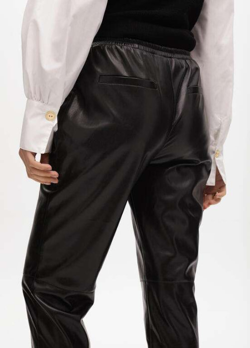 LOLA CASADEMUNT pantalón ecopiel negro con goma - 4