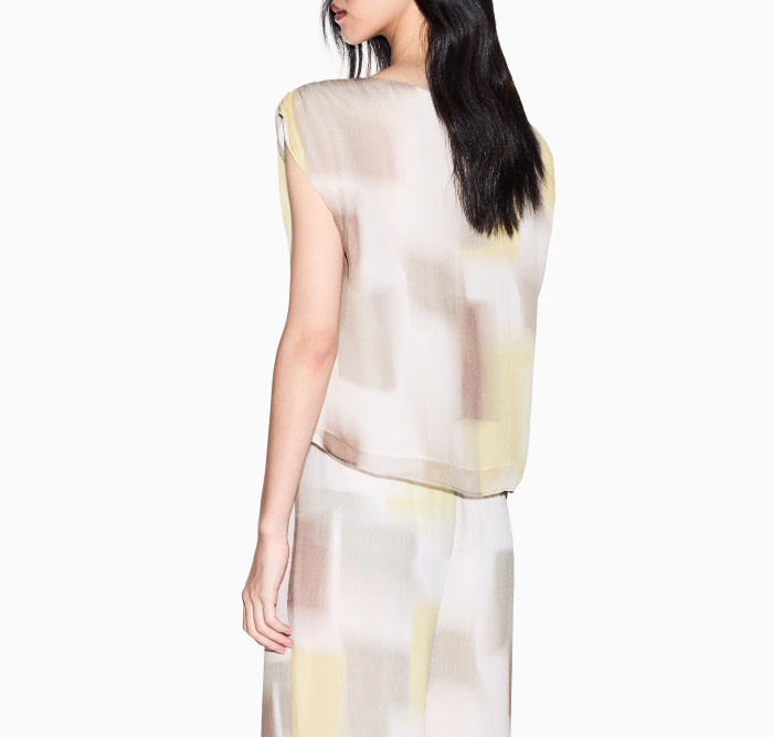 ARMANI EXCHANGE top seda estampado marrón y  amarillo - 4