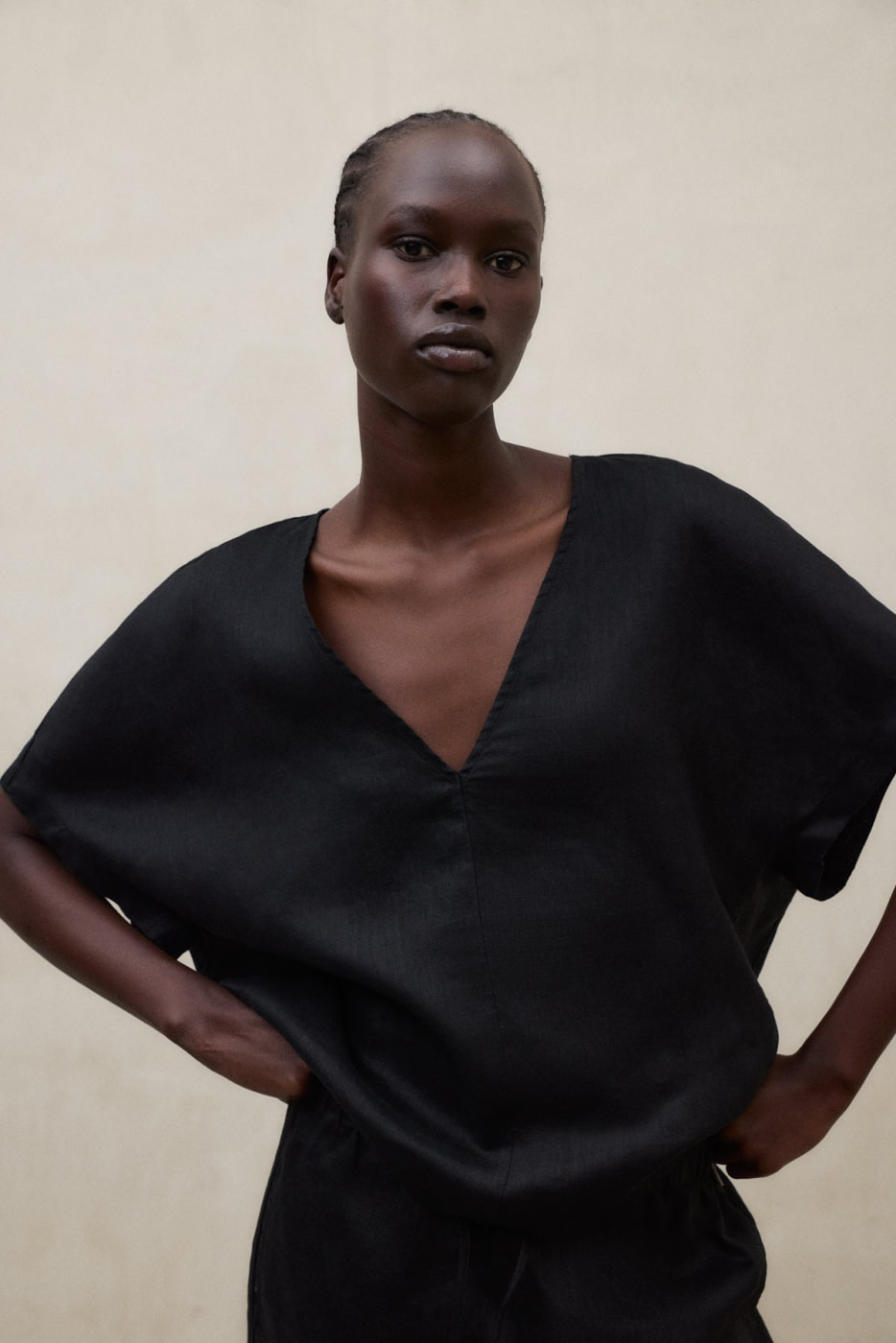 ECOALF camisa frunzida en lino color negro