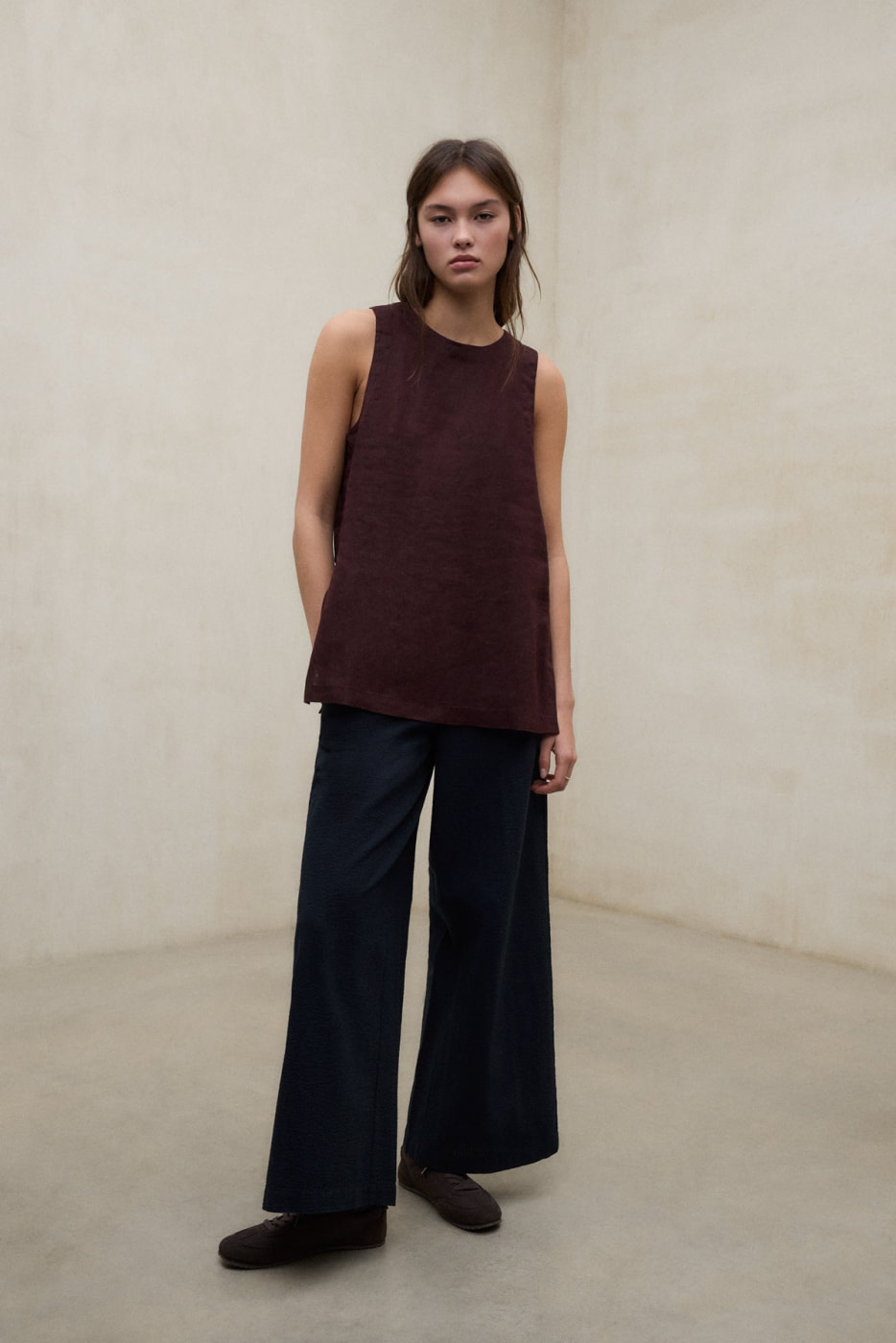 ECOALF top s/m en lino color marrón