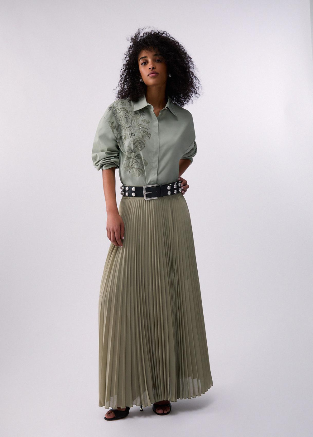 LIU.JO camisa caqui con estampado en palmeras y  strass