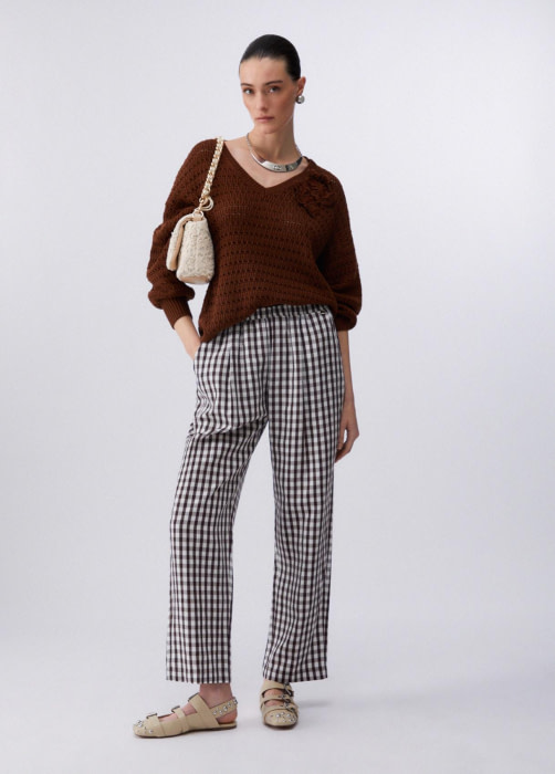 LIU.JO jersey calado marrón con aplicaciones de  flor