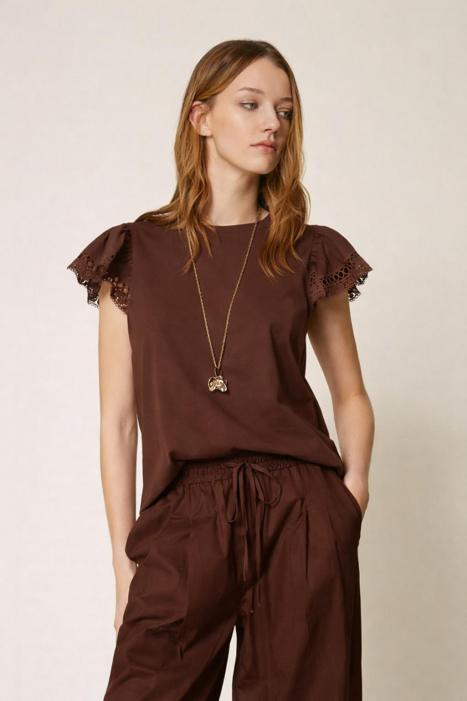 TWINSET camiseta sin mangas marrón con manga en el volante