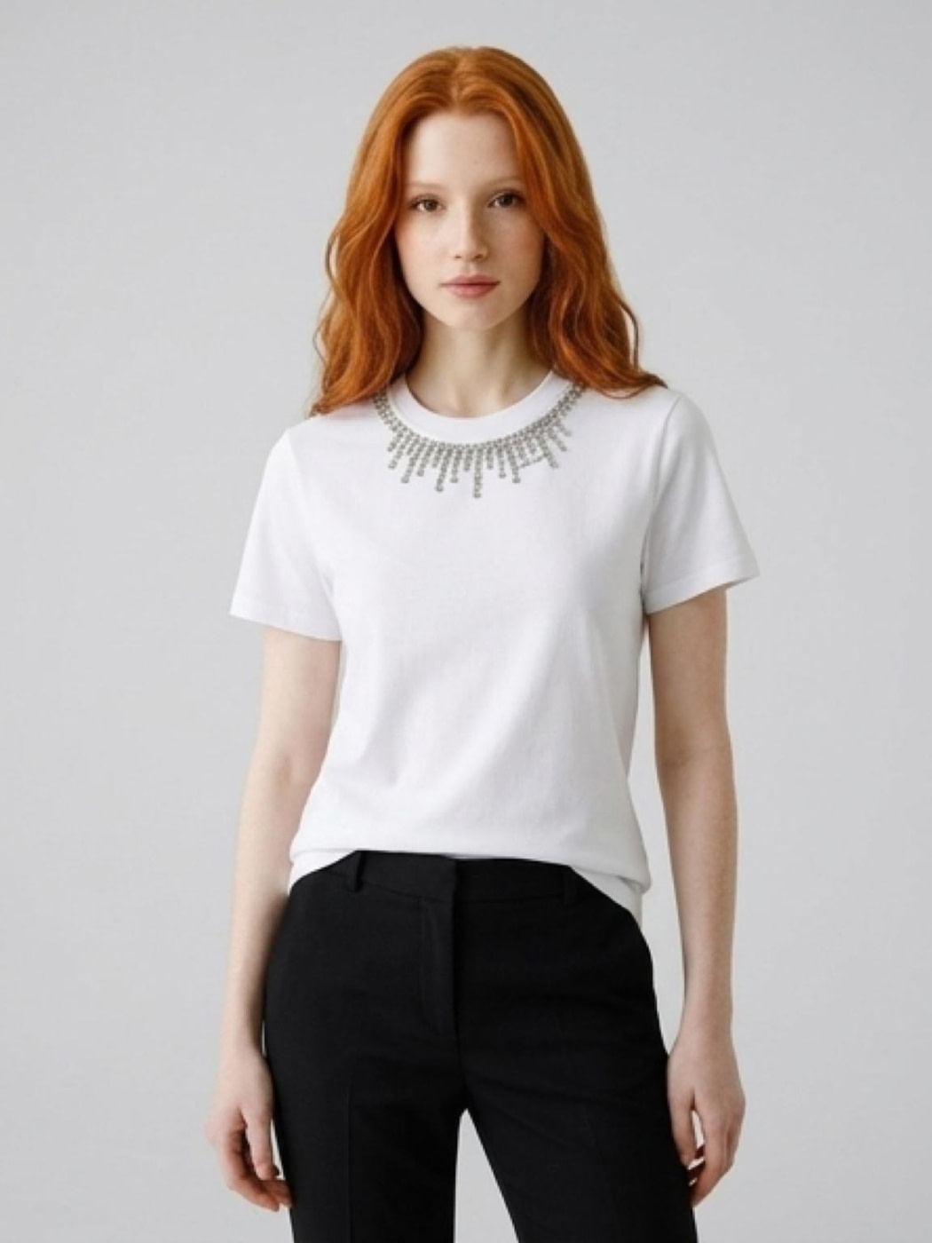 KARL LAGERFELD camiseta m/c blanca con pedrería en el escote