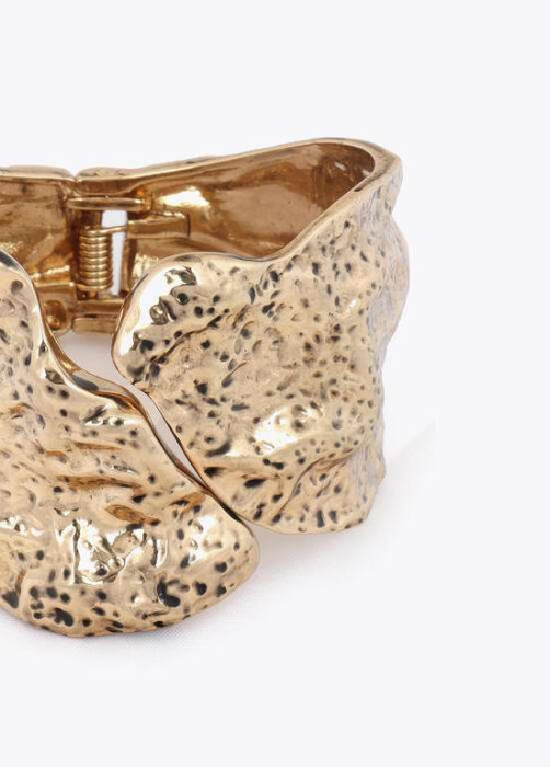 LOLA CASADEMUNT brazalete irregular dorado - 4