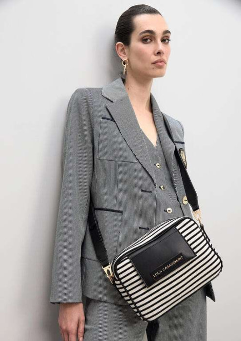 LOLA CASADEMUNT bandolera en tejido combinado  en rayas crudo y negro - 7