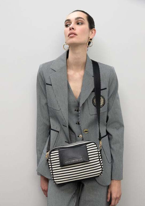LOLA CASADEMUNT bandolera en tejido combinado  en rayas crudo y negro - 8