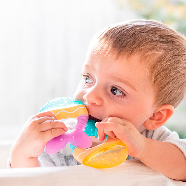 Mordedor de agua "pececitos" - 2