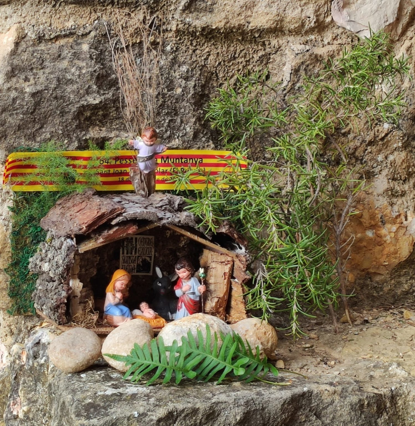 Col.locació del 64è Pessebre al Cim d’una Muntanya. Sant Joan de Codolar (Montsant)