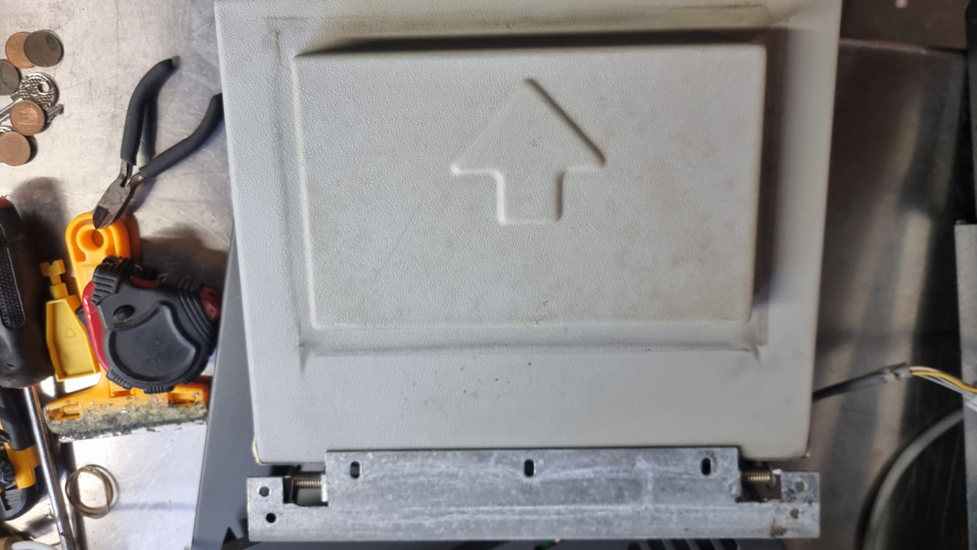 TAPA SNACKS CON MUEBLE VENDO VDI585-1