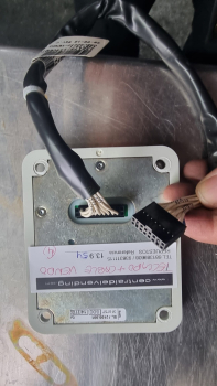 TECLADO MÁS CABLE VENDO
