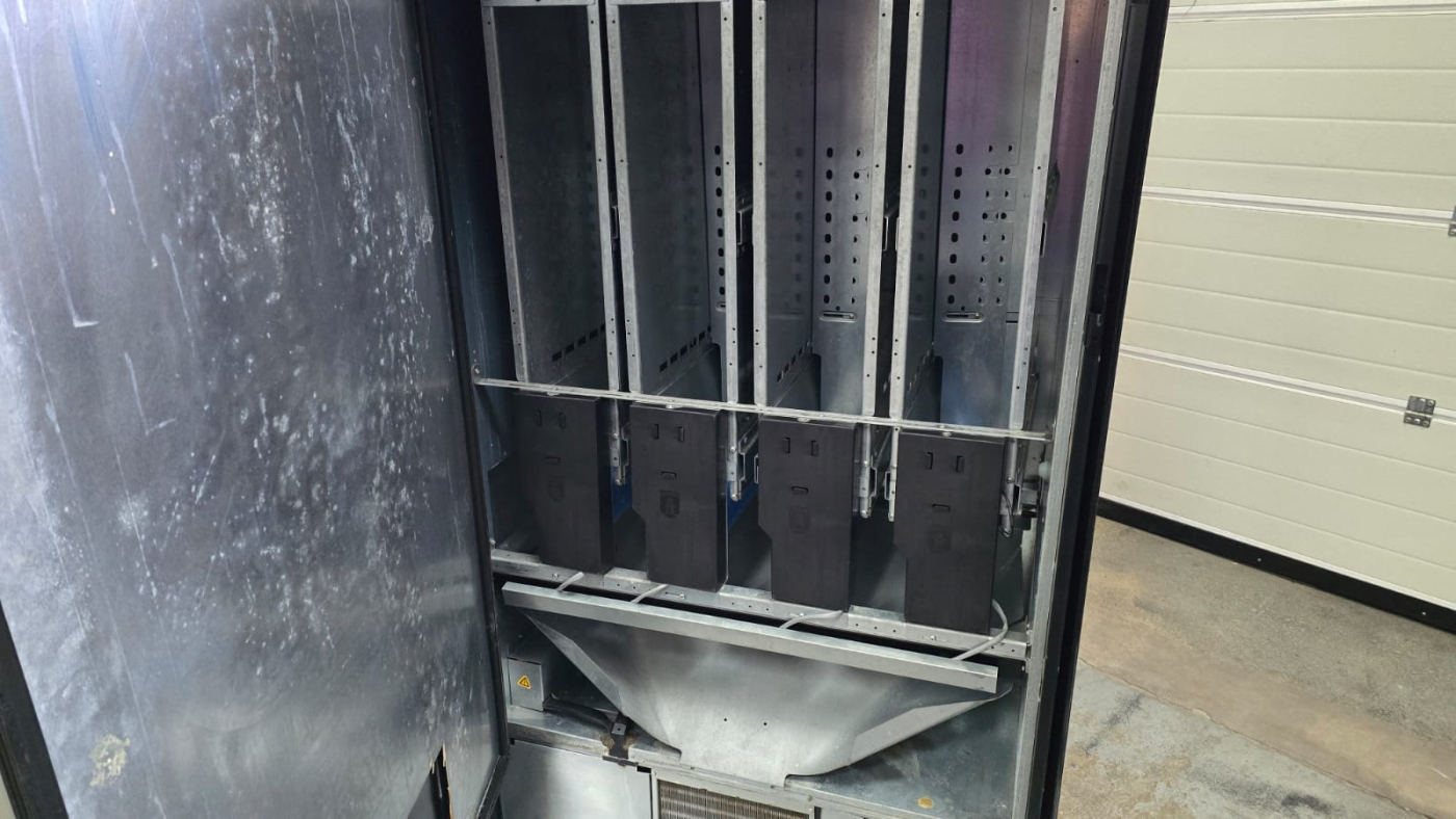 MAQUINA VENDING AZKOYEN PALMA B6 PARA AGUAS 1,5L-5