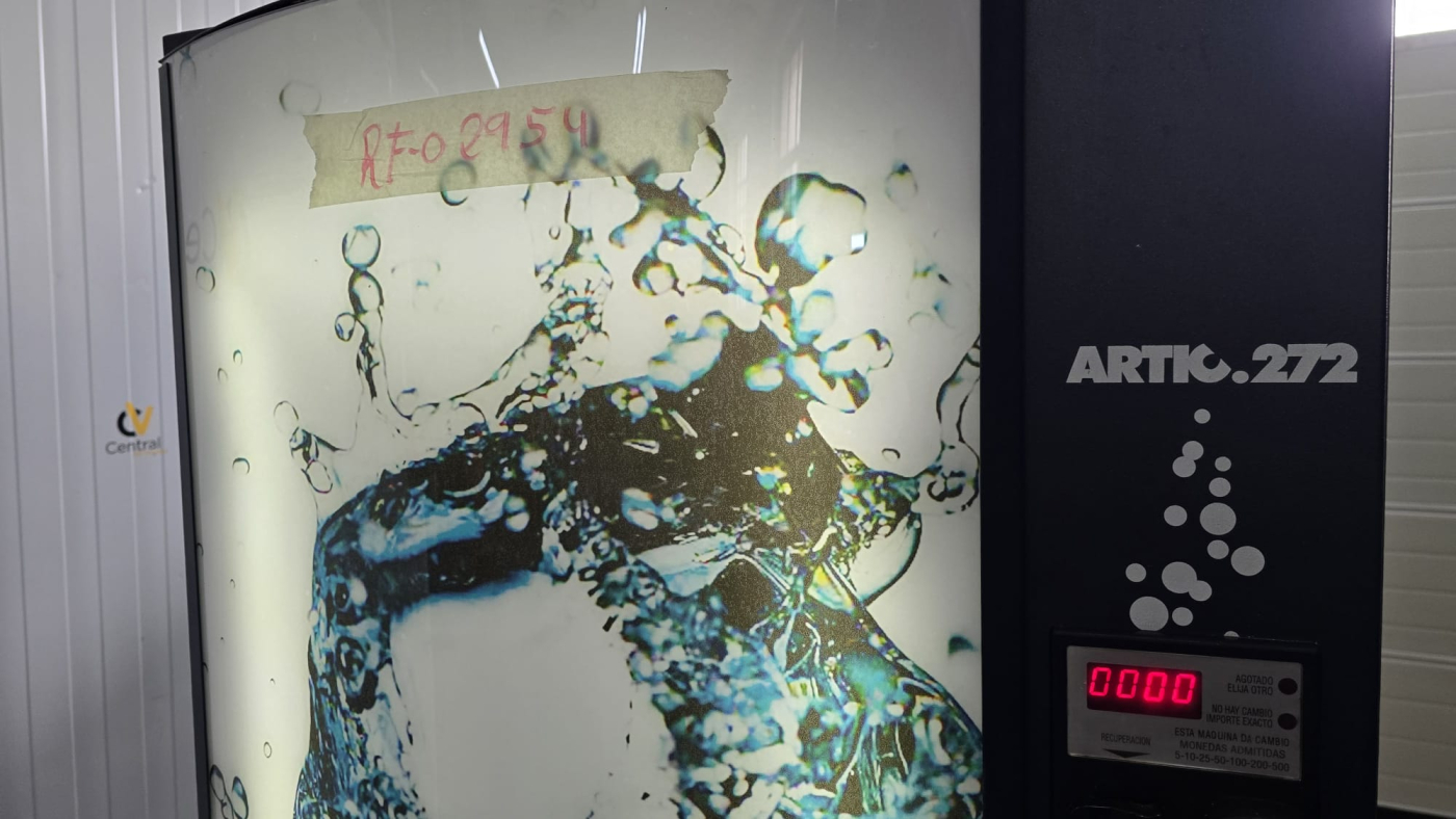 MAQUINA VENDING PARA LATAS & AGUAS 0,5 L JOFEMAR ARTIC 272-2