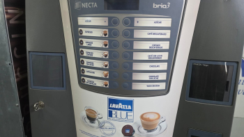 MAQUINA VENDING NECTA BRIO3 CAPSULAS CON MONEDERO