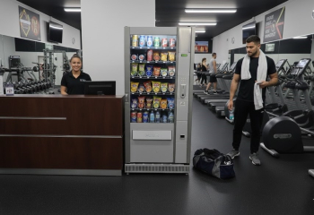 MAQUINA EXPENDEDORA VENDING DE SNACKS Y BEBIDAS FRIAS BIANCHI CON MONEDERO DE CAMBIO PAYTEC