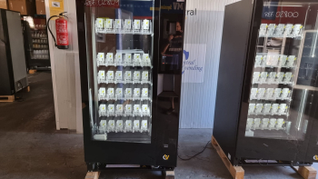 MAQUINA VENDING VENDO G-DRINK BEBIDAS FRÍAS con pantalla táctil CON PAGO TARJETA Y MOVIL