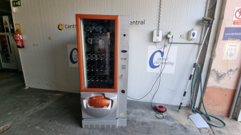 MAQUINA EXPENDEDORA VENDING DE SNACKS Y BEBIDAS FRIAS FAS CRISTAL CON MONEDERO DE CAMBIO NUEVO