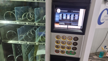 MAQUINA EXPENDEDORA VENDING DE SNACKS Y BEBIDAS FRÍAS MANEA MSX8 CON ASCENSOR CON PAGO TARJETA Y MOVIL