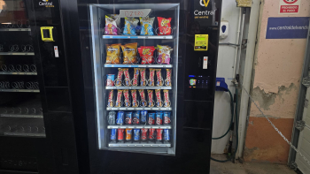 MAQUINA VENDING SNACK Y BEBIDAS VENDO G-SNACK  con pantalla táctil con pago con tarjeta y móvil DE ALQUILER
