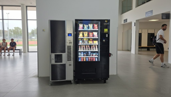 LOTE 2 MAQUINAS VENDING SNACK Y BEBIDAS VENDO G-SNACK  con pantalla táctil  MÁS NECTA CANTO BLINDADA EN CAFE EN GRANO