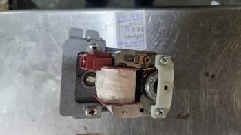 MOTOR MÁS REFUERZO HIERRO SOPORTE GRUPO CAFÉ NECTA KIKKO