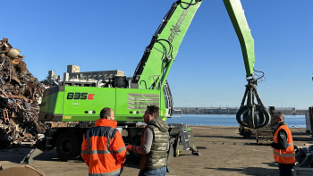 Cervisimag entrega 3 unidades del modelo 835E de Sennebogen al Puerto de Barcelona