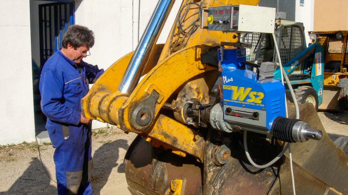 Mandrinaje de brazo en excavadora Liebherr R932