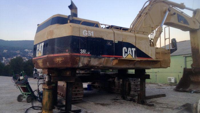 Reparación espectacular de Caterpillar 365BL en la cantera