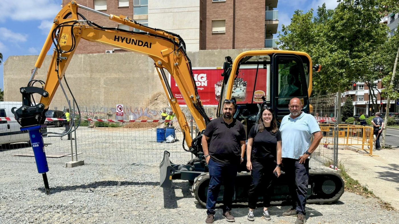 Entrega de la miniexcavadora Hyundai R60CR-9A en Reus